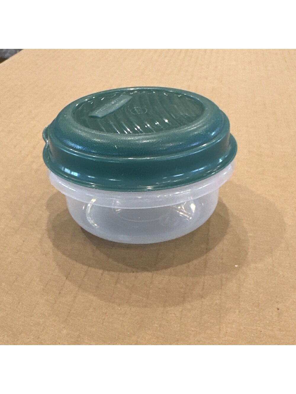 Rubbermaid Vintage Green 7 oz Container 6 379J